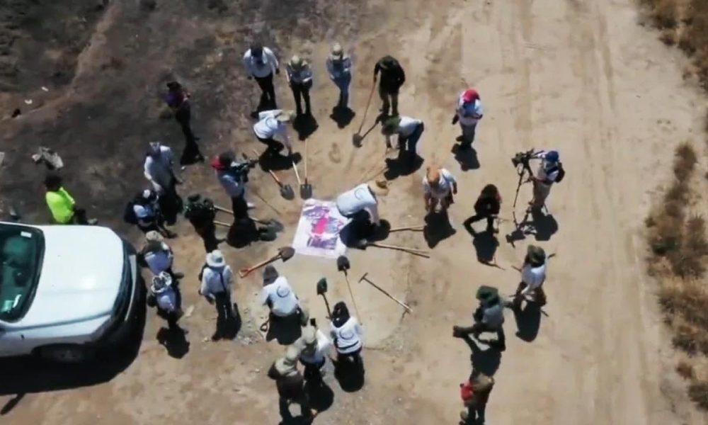 Madres Buscadoras De Sonora No Dejan De Picar Tierra Con La Esperanza ...