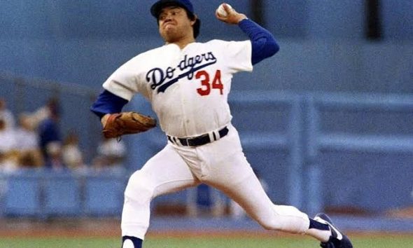 Desmienten muerte de Fernando Valenzuela, Confirman se encuentra hospitalizado en estado delicado