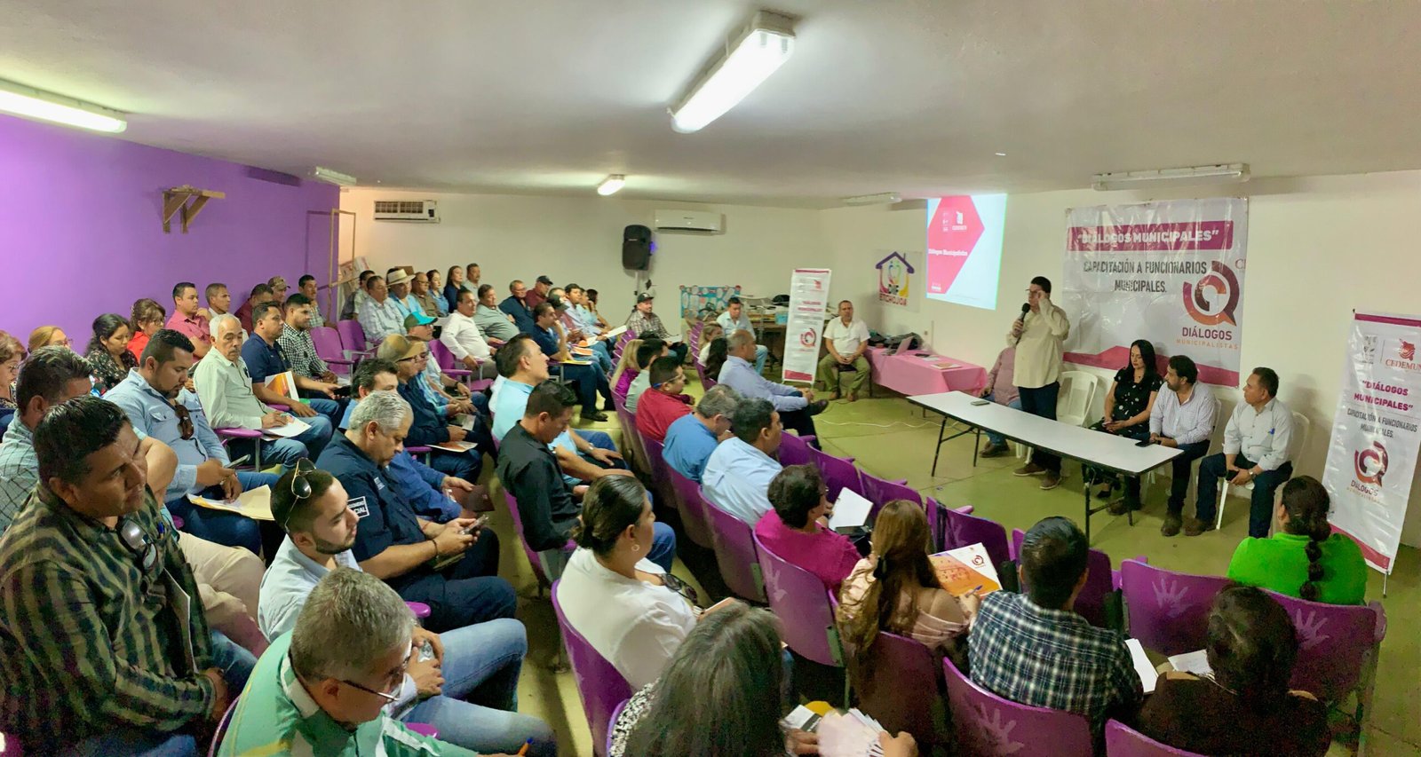 Capacitan a funcionarios municipales en Etchojoa