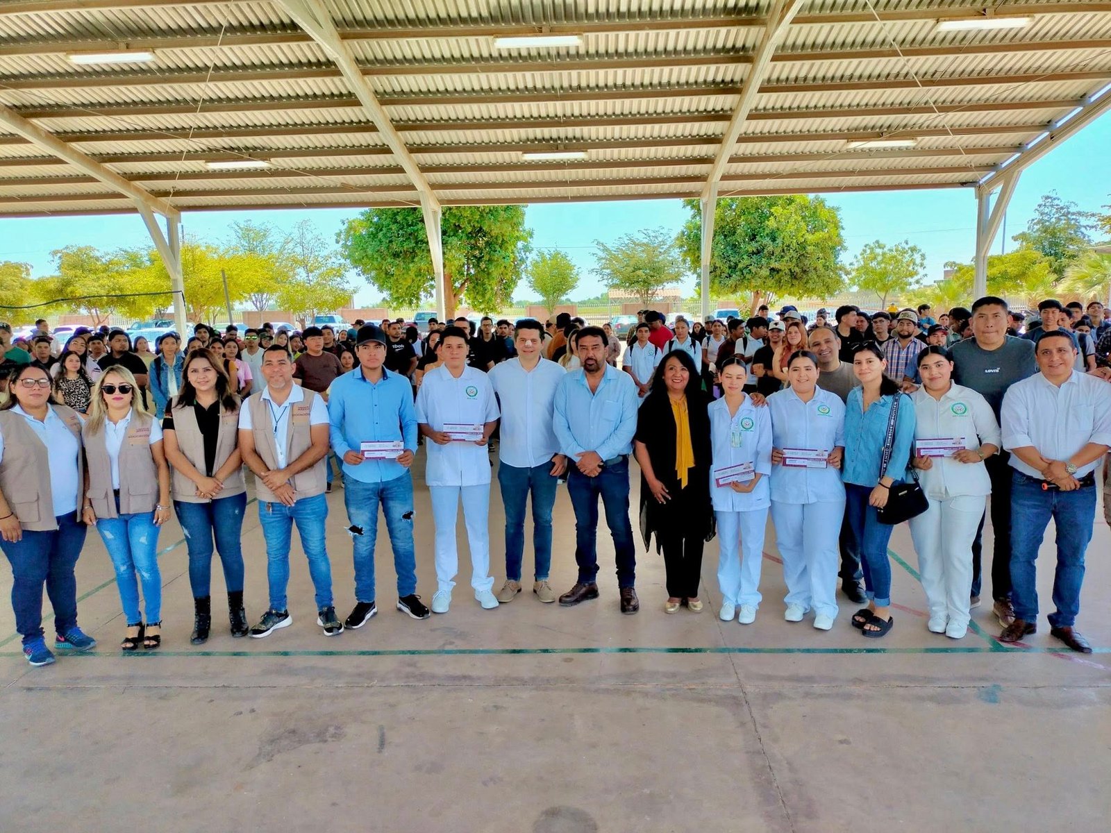 Entregan Becas ‘Jóvenes Escribiendo el Futuro’