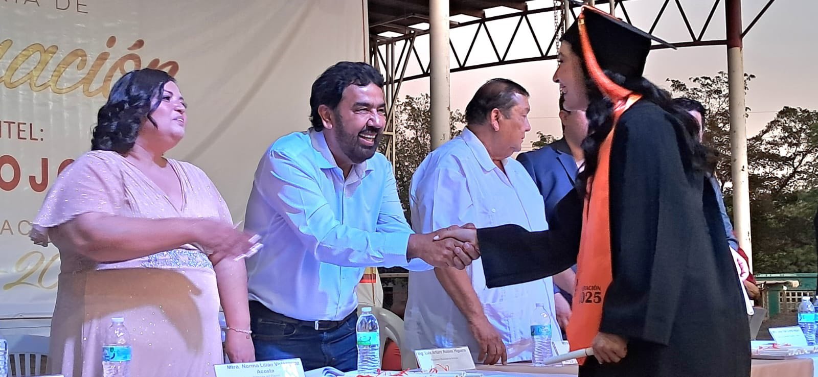 Celebran ceremonia de graduación de estudiantes del Colegio de Bachilleres generación 2022-2025 en Plantel Etchojoa