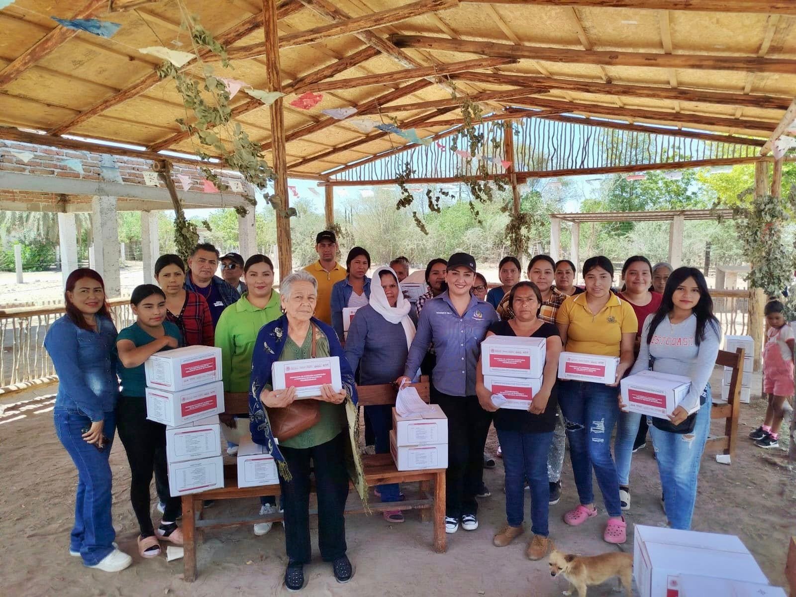 Entrega Sistema DIF, Canastas Alimentarias en Chucarit, Aquichopo y Jitonhueca