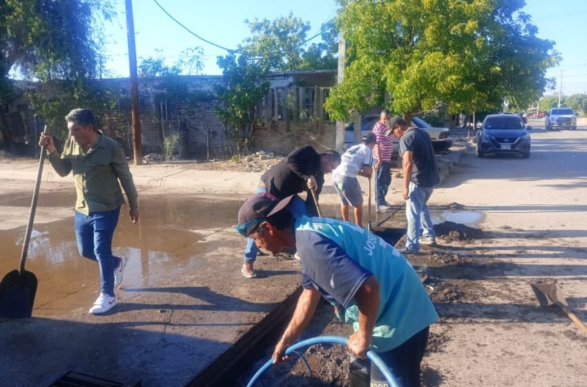 Trabaja Gobierno de Huatabampo en limpieza de alcantarillas y servicio a red de drenaje