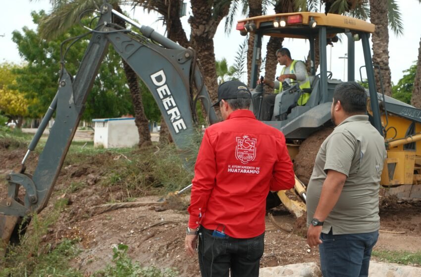 Ayuntamiento de Huatabampo y Distrito de Riego trabajan juntos en limpieza de canales