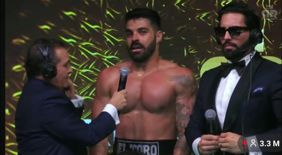 Chuy Almada derrota a “El Patrón” Alberto del Río