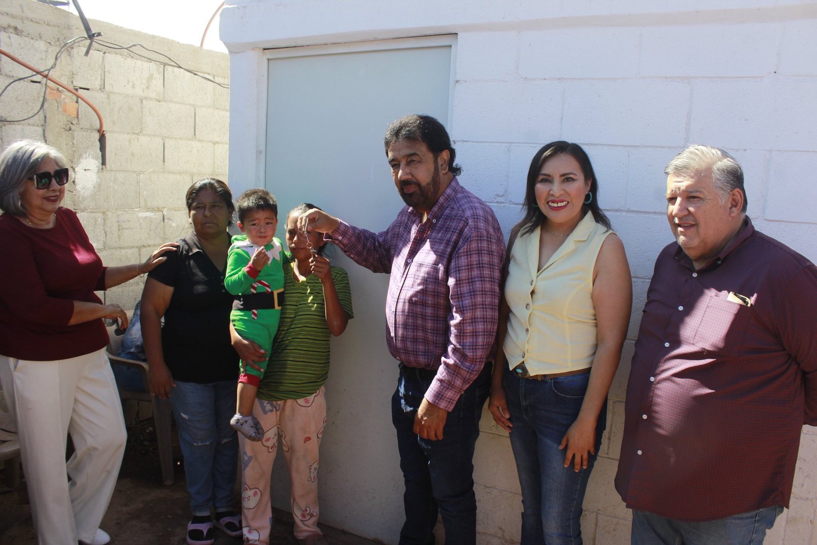 Entregan vivienda a familia de la colonia Nueva Esperanza