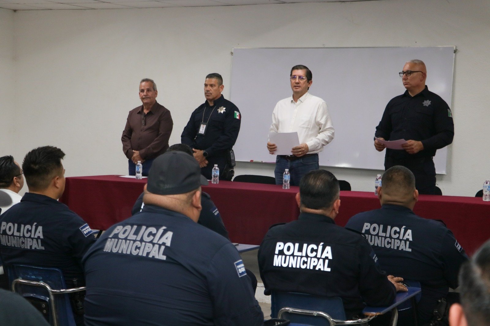 ENTREGA ELÍAS RETES NOMBRAMIENTOS DE ASCENSOS A 120 POLICÍAS MUNICIPALES